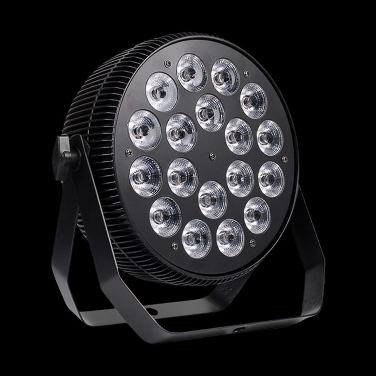 Par LED 18x10 RGBW su Sfondo Nero